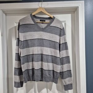 Banana Republic Sweater Mens XL Gray‎ Merino Wool Extra Fine V-Neck Lightweight